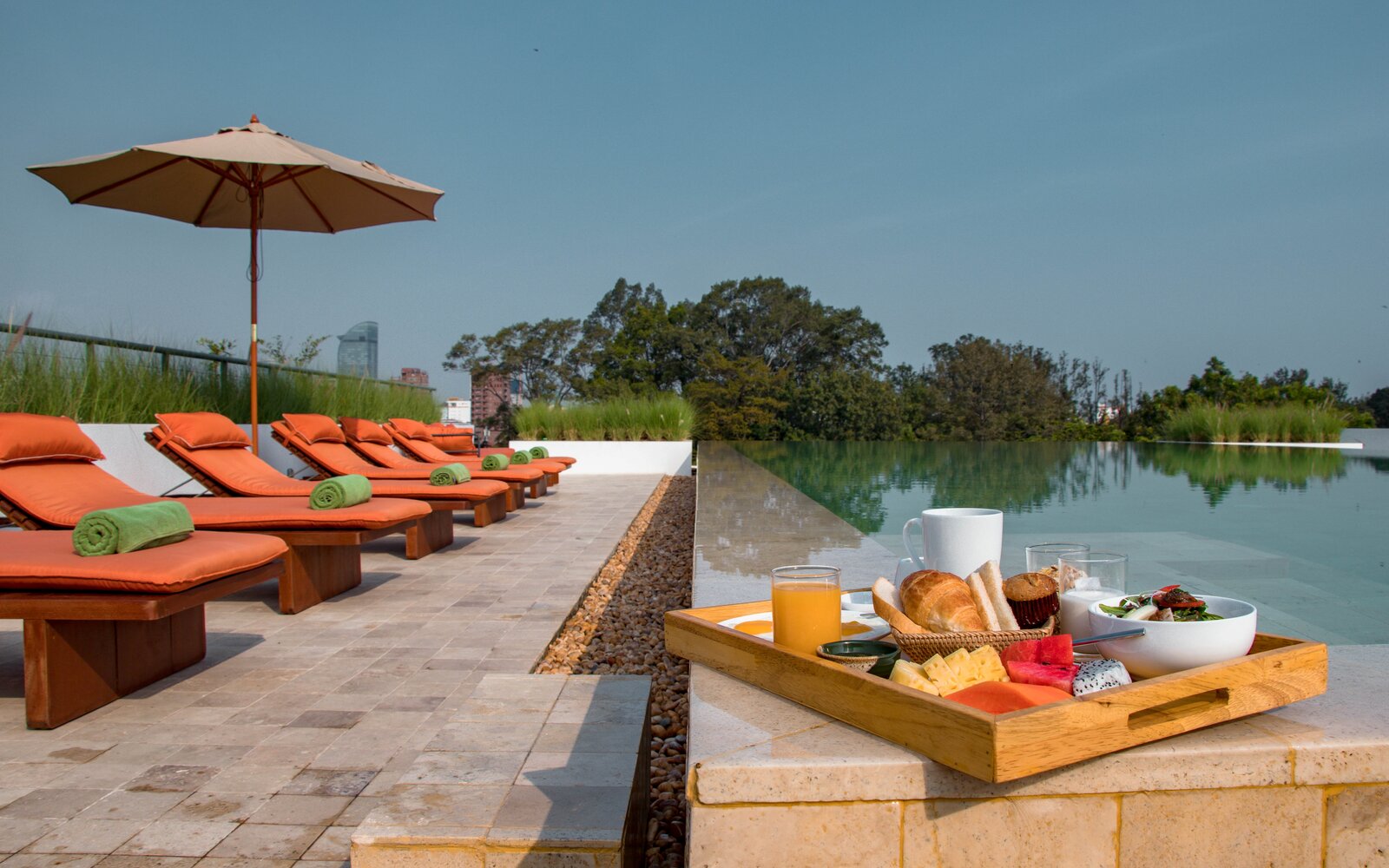 Pnh pool breakfast atw2019